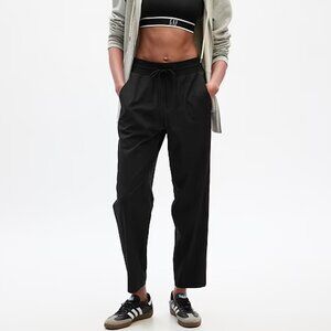 Brand new with tags GapFit High Rise Runaround Pants (Black, size small)